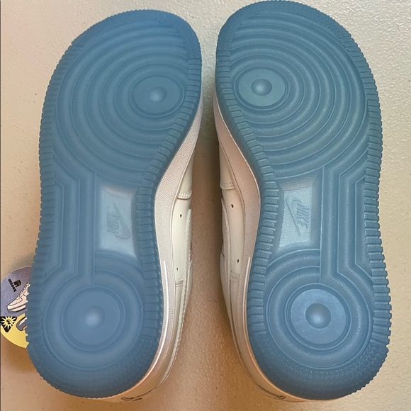 New! “COLOR CHANGING “ Nike Woman’s UV Air Force 1 ‘07 LX - Picture 4 of 5